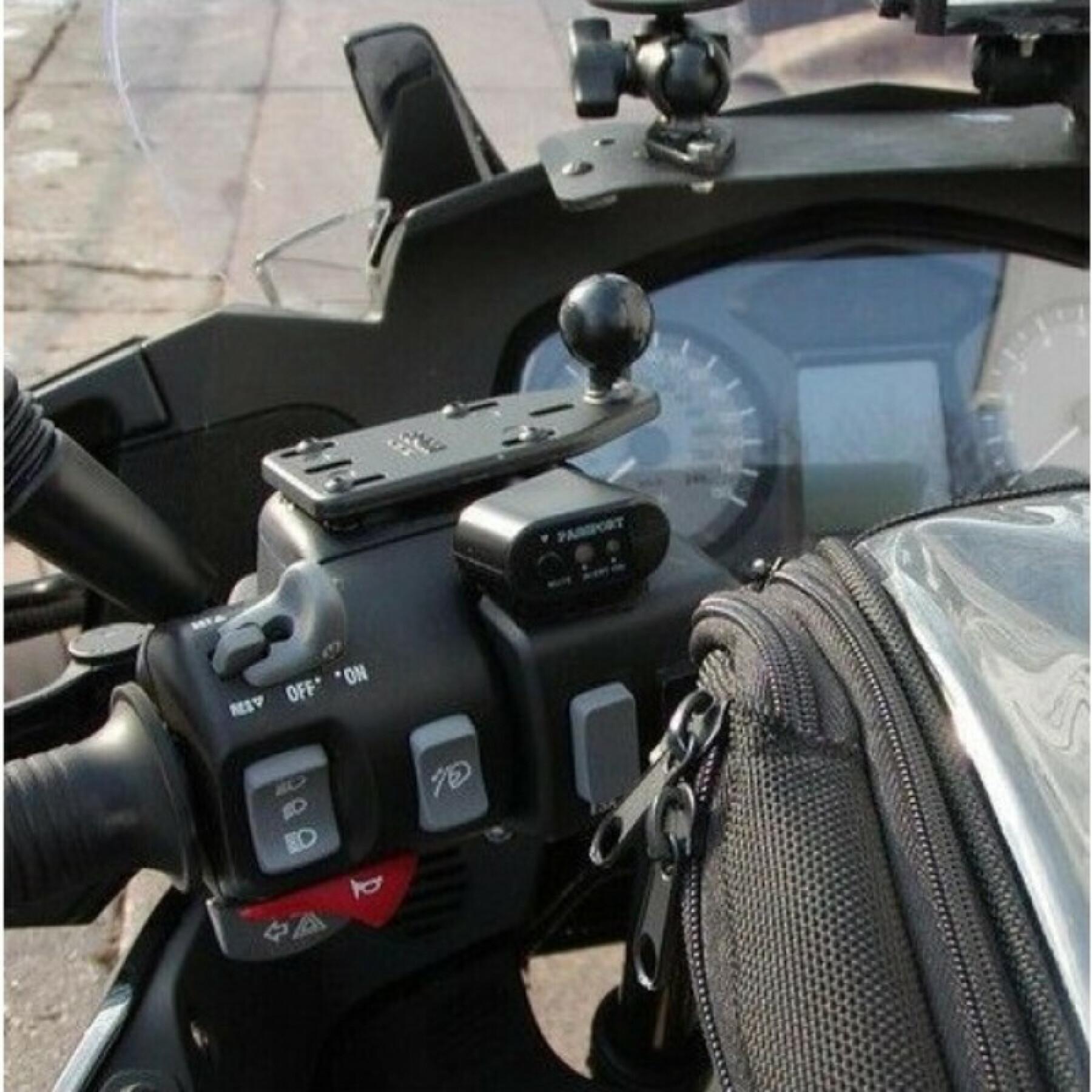 Smartphonehouder voor motorfiets met montage op stuur of rem-/koppelingsreservoir, excentrische b-kogel RAM Mounts